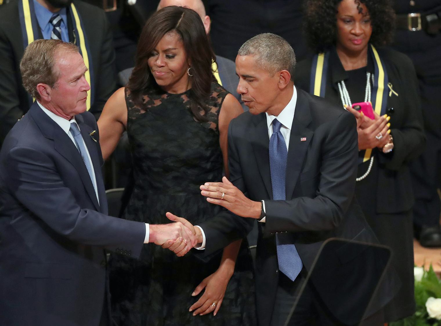 6 Photos Of Michelle Obama & George W. Bush’s Friendship That Rises