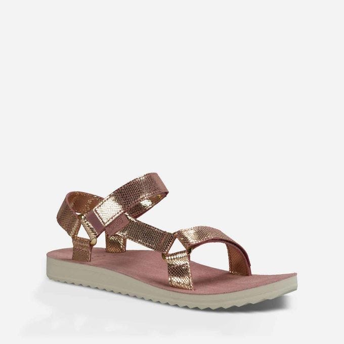 12 Shoes For Music Festivals That Won't Cause Blisters