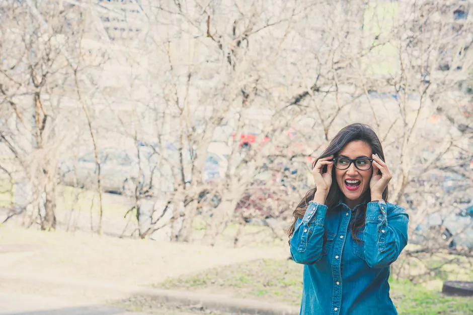 11 Little Ways To Increase Your Chemistry On A First Date According To