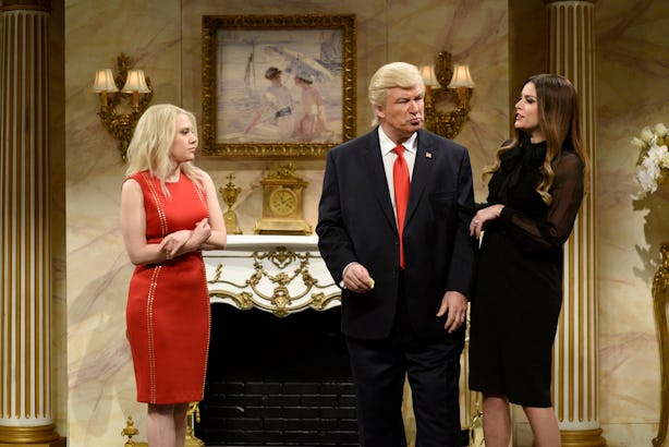 'SNL' Mocks The Kellyanne Conway Oval Office Couch Photo In The Best Way