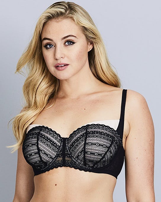 11 Plus Size Molded Cup Bras For The Ultimate Support & Comfort