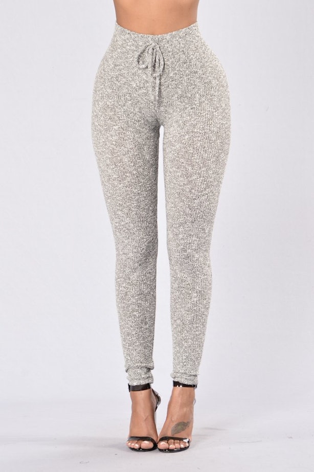 Where To Buy Kylies Gray Sweat Suit Set Because It Looks Comfy AF Where To Buy Kylies Gray Sweat Suit Set Because It Looks Comfy AF