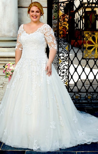 11 Plus Size Wedding Dresses That Are All Unique & Absolutely Gorgeous