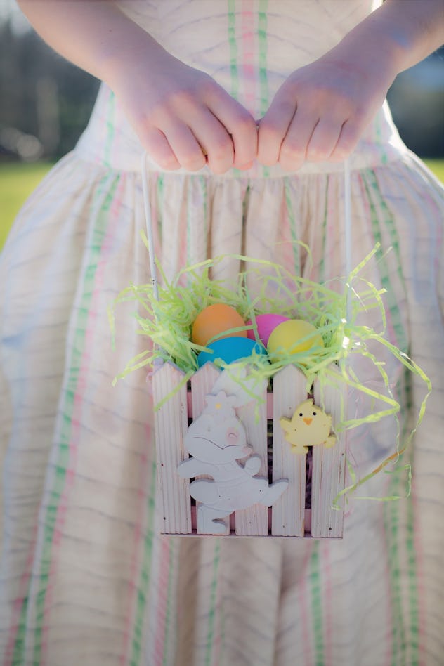 9 Easter Egg Hunt Ideas For Parents, Because Candy Isn't Just For Kids