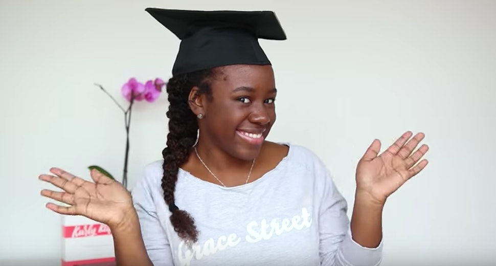 11 Ways To Wear Your Hair With A Graduation Cap Actually Look Cute