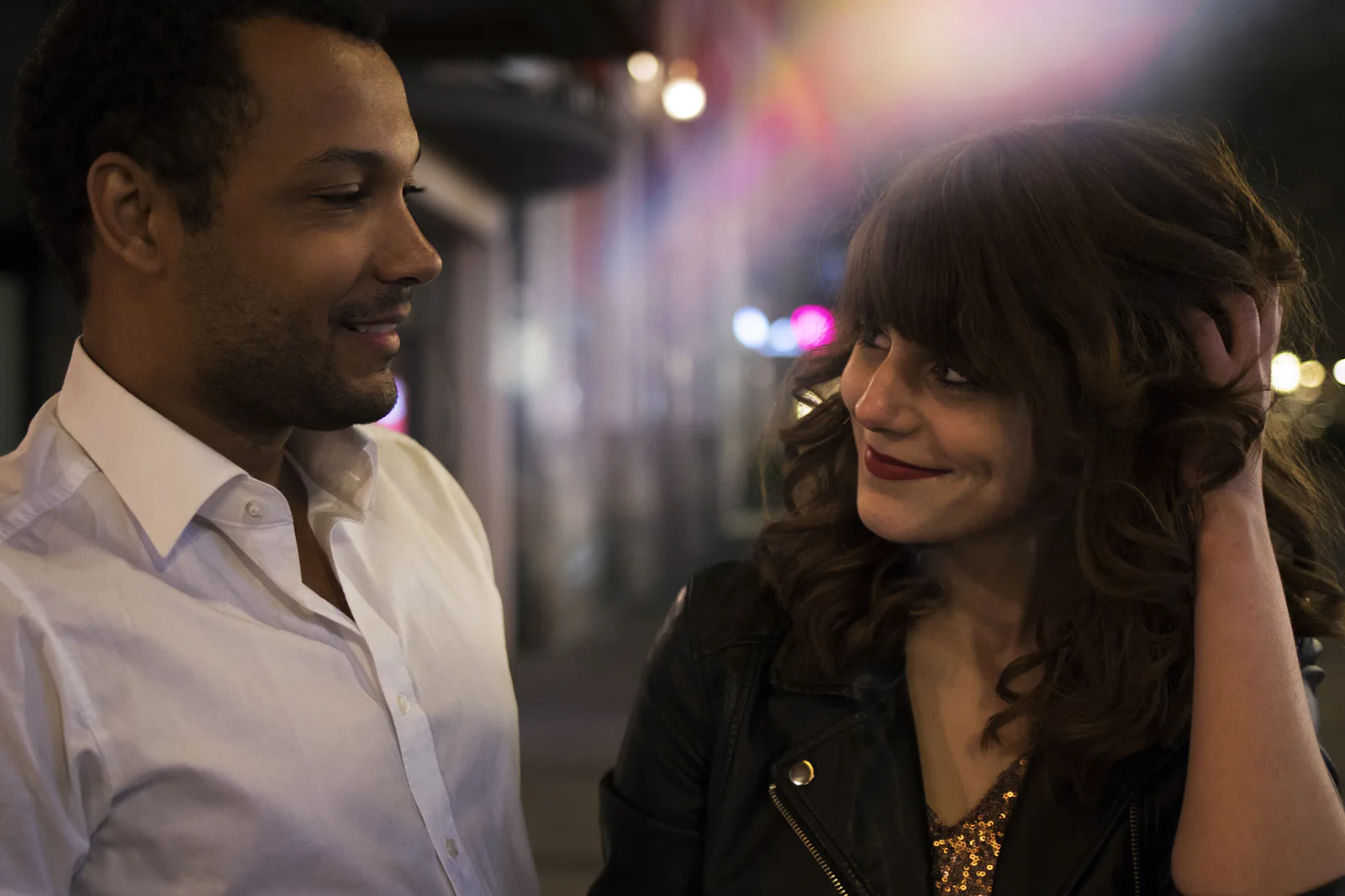 11 Tips For Meeting Someone At A Party This Weekend