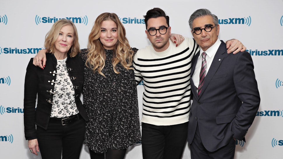 When Does Schitt S Creek Season 4 Premiere Watch These Family