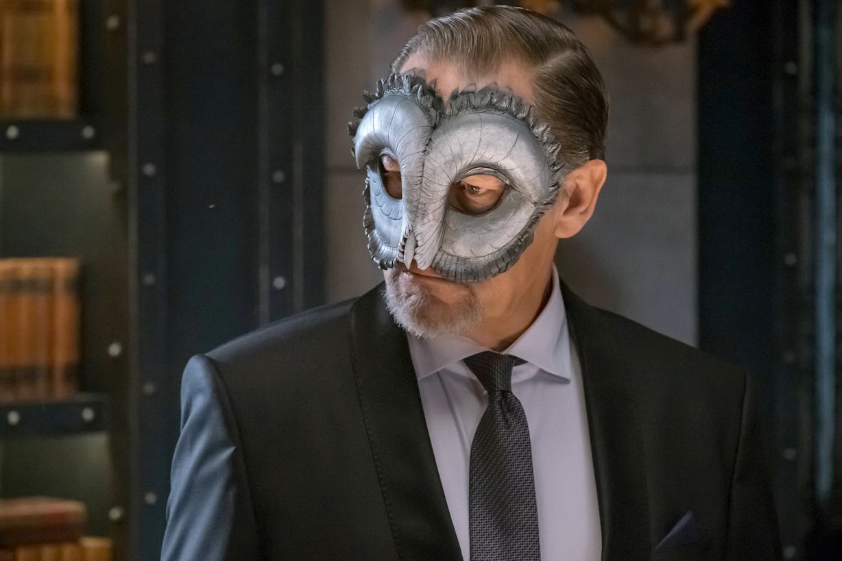Who's The Leader Of The Court Of Owls On 'Gotham'? A Major DC Villain ...