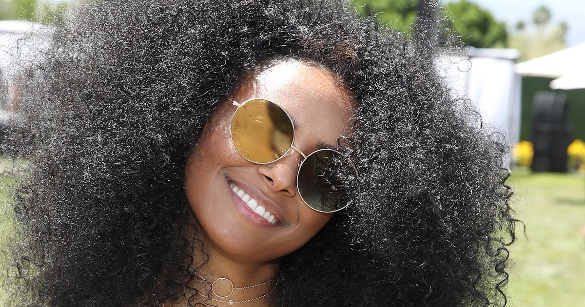 9 Dry Shampoos For Natural Hair That Won T Leave Behind Buildup