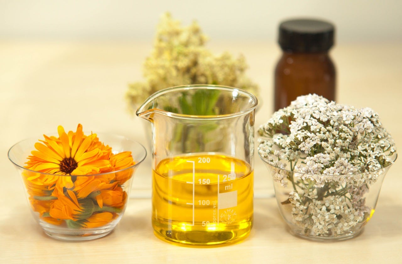 What's The Difference Between Extracts And Oils In Skin Care? How To Tell What's Actually In