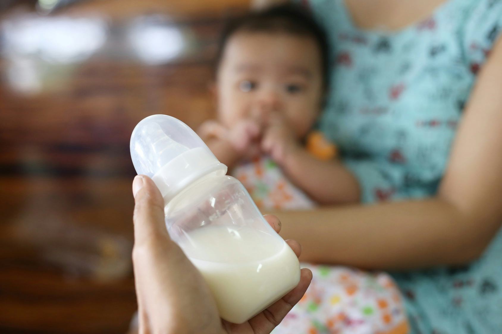 What temperature should a baby's hot sale milk be