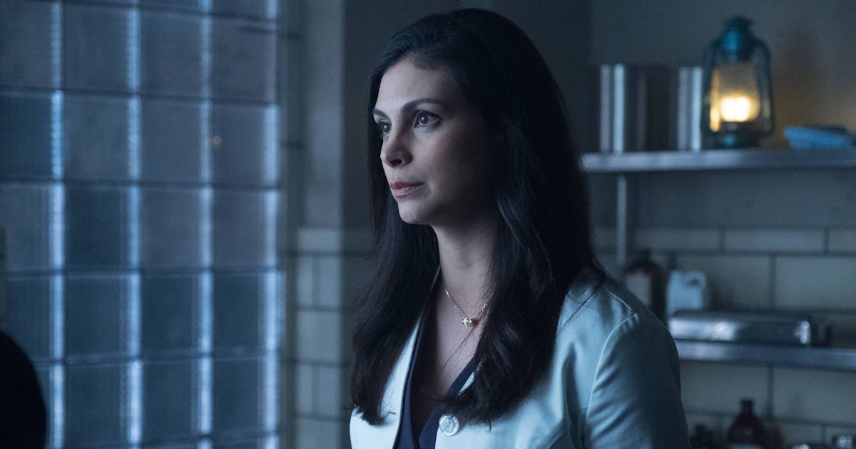 Lee Infects Herself With The Tetch Virus On Gotham Because Of Some Really Bad Advice Lee Infects Herself With The Tetch Virus On Gotham Because Of Some Really Bad Advice