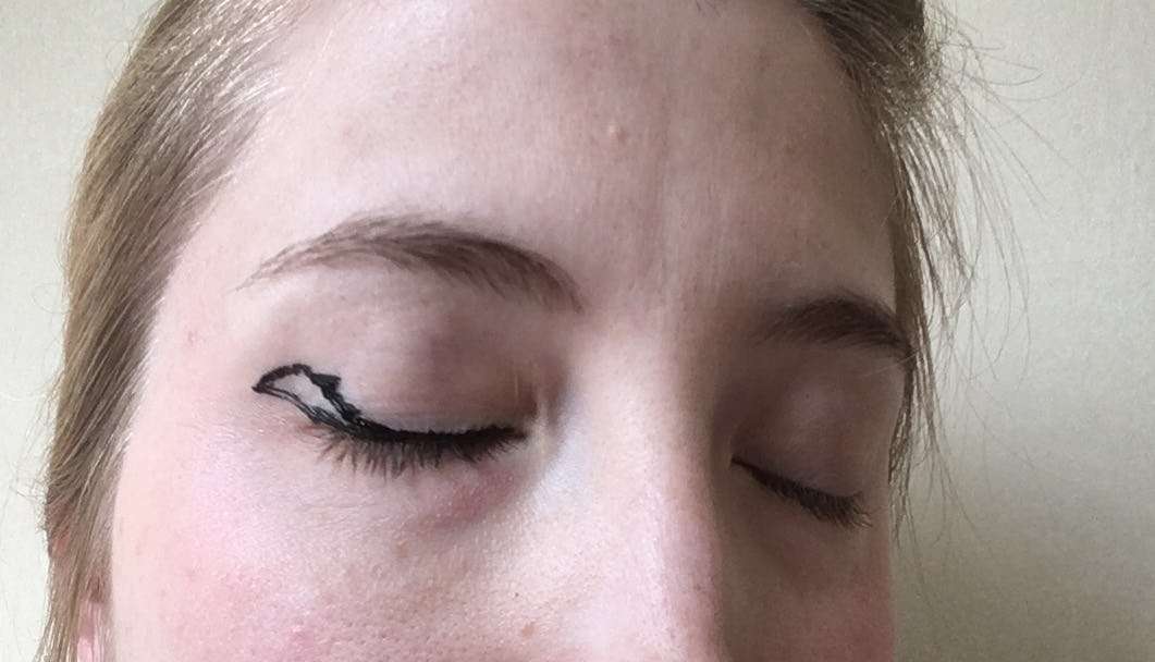 I Tried The Bobby Pin Eyeliner Hack To See If It’s As Easy As It Looks