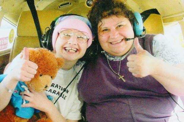 13 Chilling Photos Of Gypsy Rose & Dee Dee Blanchard You Need To See ...