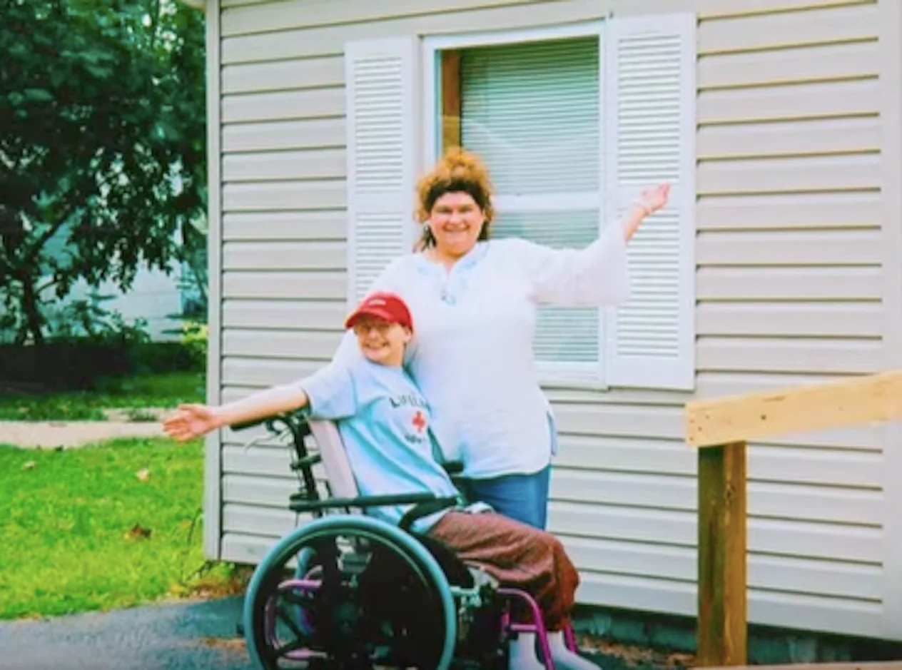 13 Chilling Photos Of Gypsy Rose & Dee Dee Blanchard You Need To See