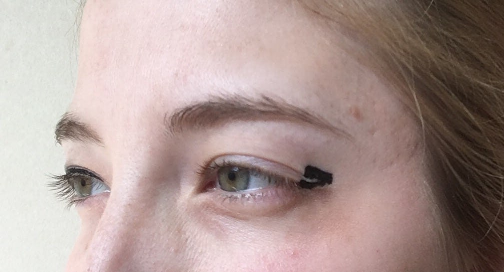 I Tried The Bobby Pin Eyeliner Hack To See If It’s As Easy As It Looks