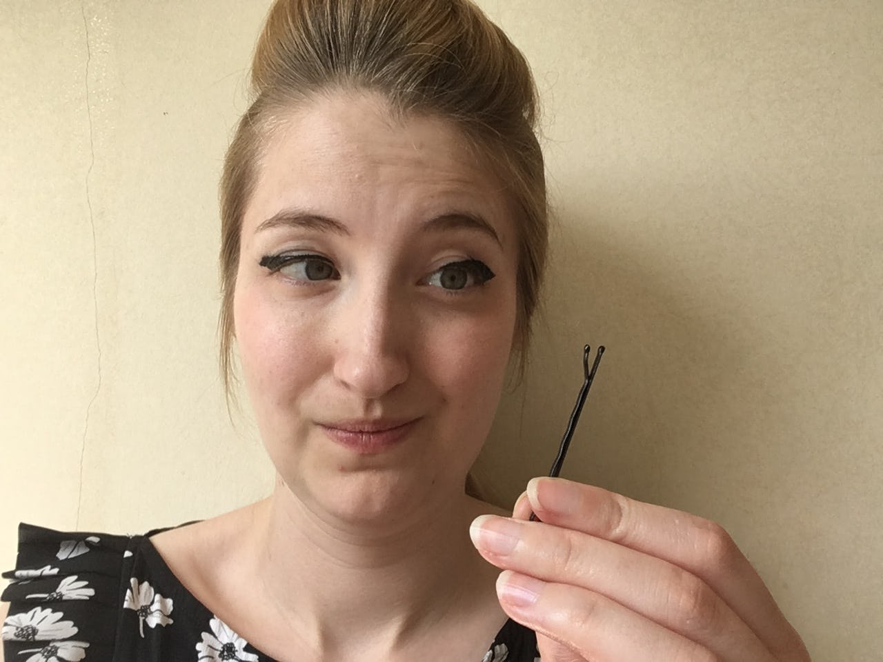I Tried The Bobby Pin Eyeliner Hack To See If It’s As Easy As It Looks