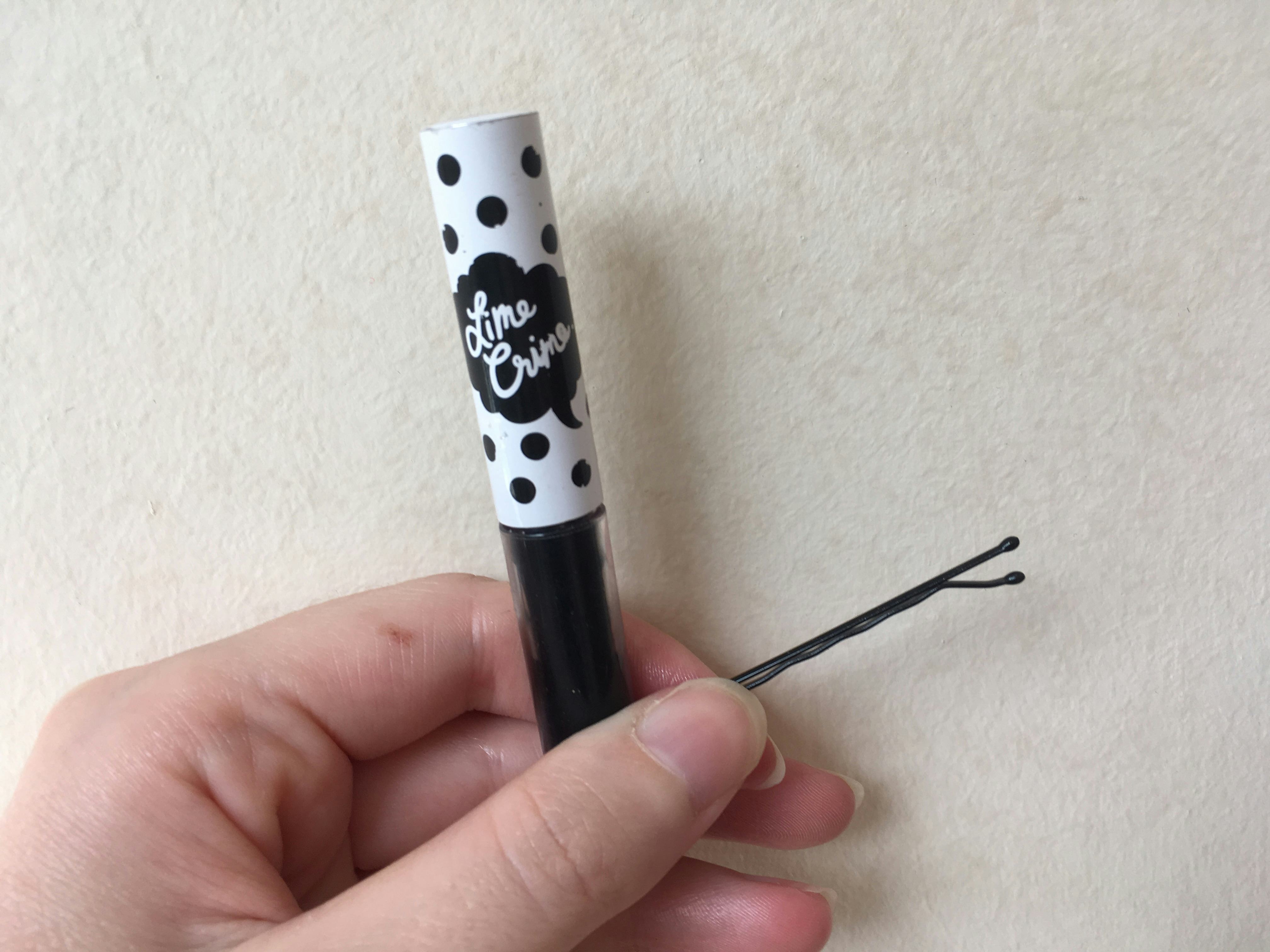 I Tried The Bobby Pin Eyeliner Hack To See If It’s As Easy As It Looks