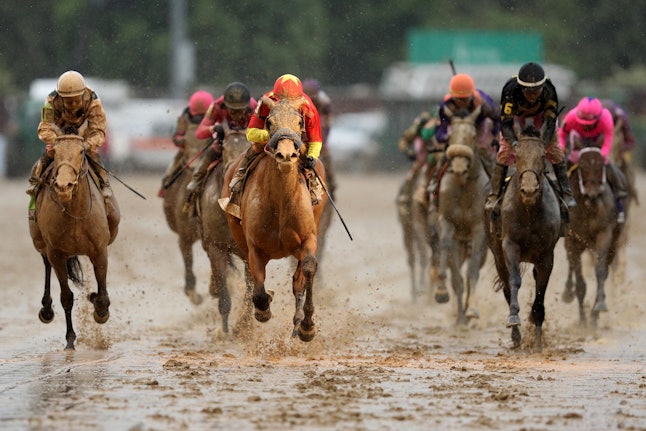 How Much Do The Kentucky Derby Jockeys Weigh?