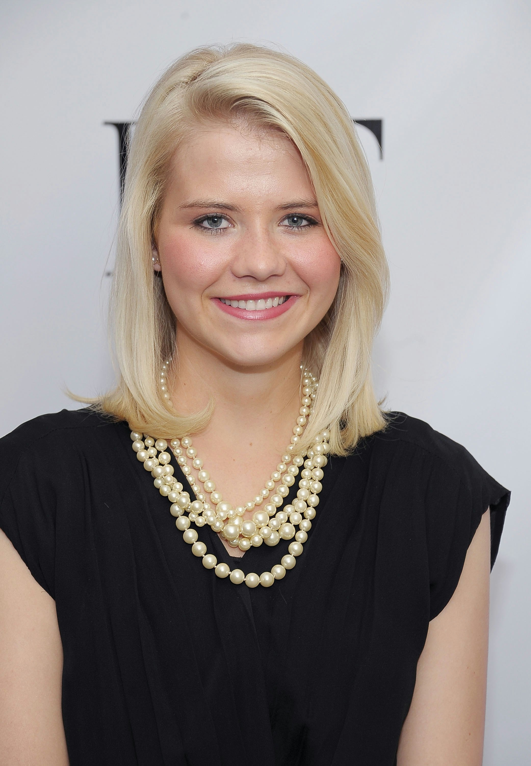 Elizabeth Smart Will Narrate Details Of Her Abduction In A Lifetime Movie & Her Strength Is RemarkableElizabeth Smart Will Narrate Details Of Her Abduction For Lifetime - 웹
