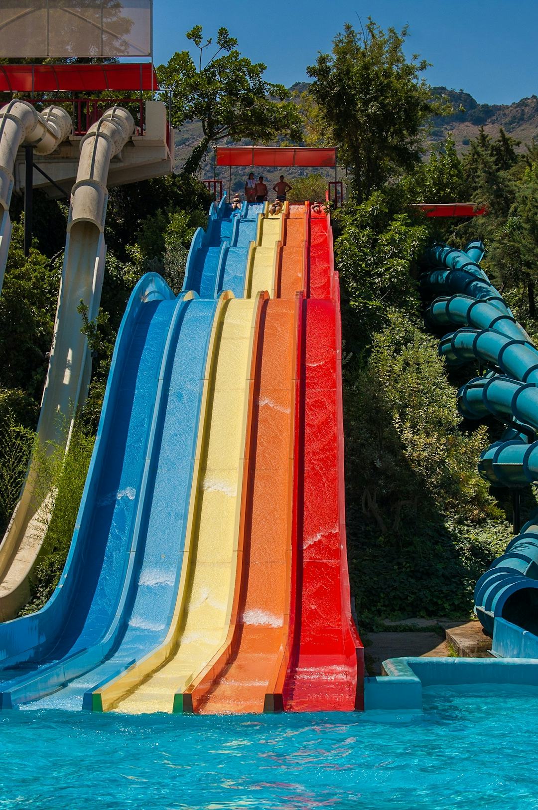Waterpark waterparken mainan perosotan glijbanen grens ayia recreatie bestworldparks Can You Go Down A Water Slide If You’re Pregnant? Experts Weigh In