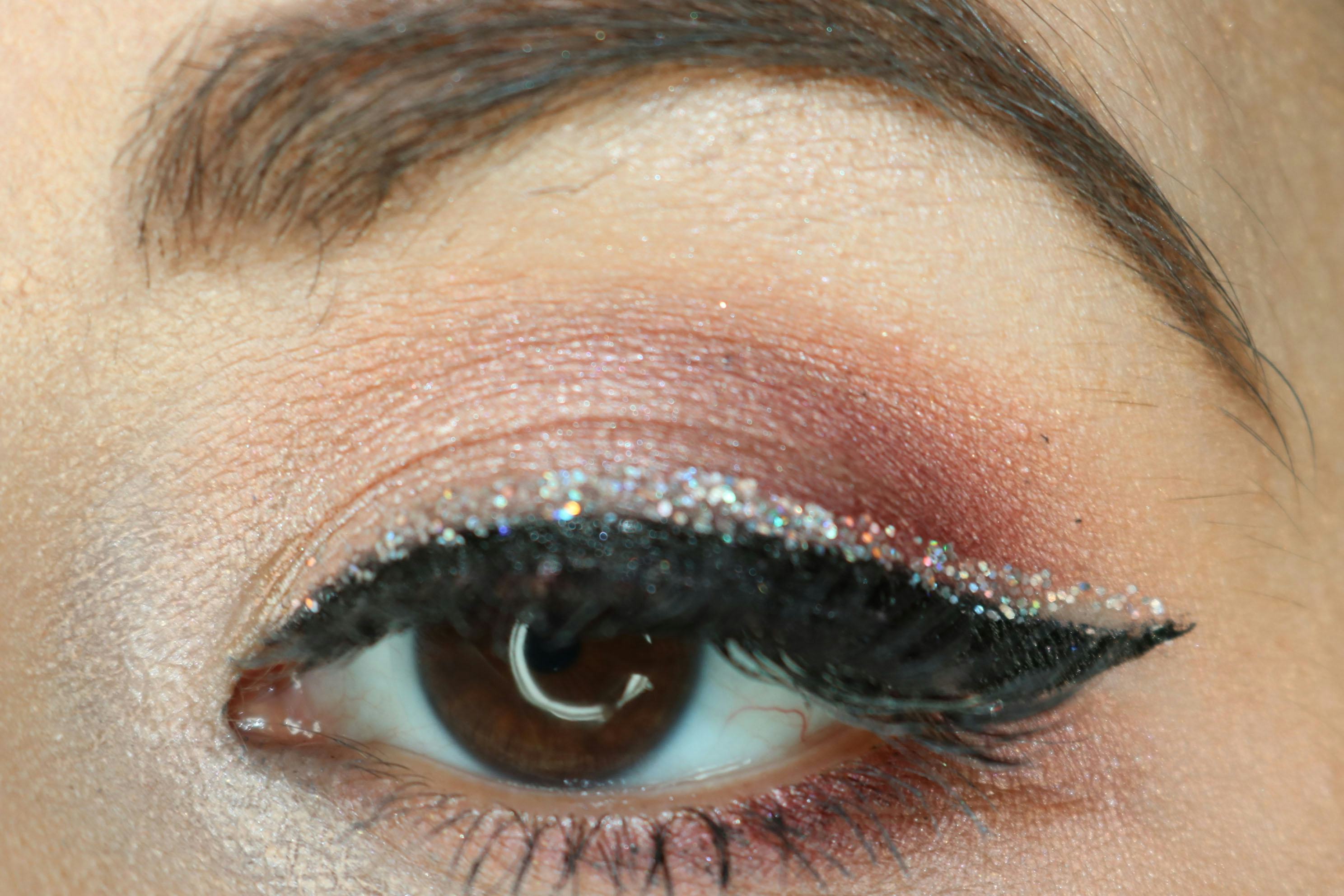 7 Ways To Wear Glitter On Literally Every Part Of Your Face