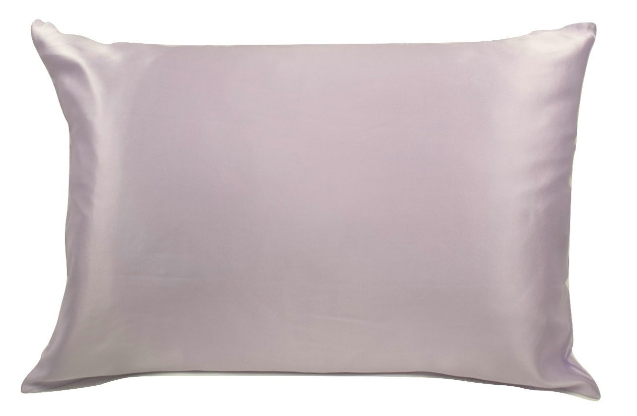 The 7 Best Silk Pillowcases For Curly Hair