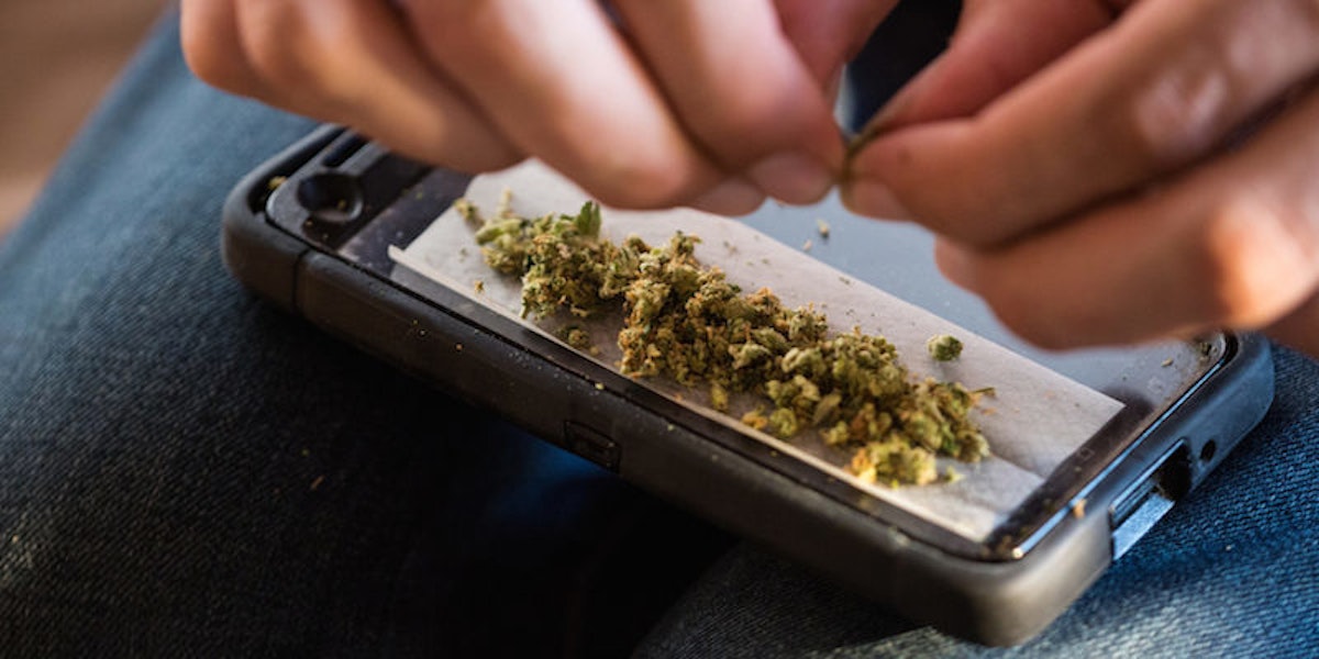 What The Way You Smoke Your Weed Really Says About You