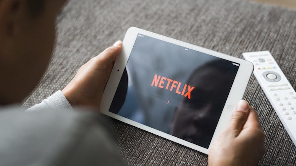 Netflix's new feature! you can watch movies/shows while downloading them! How To Watch All Your Favorite Netflix Shows For Free