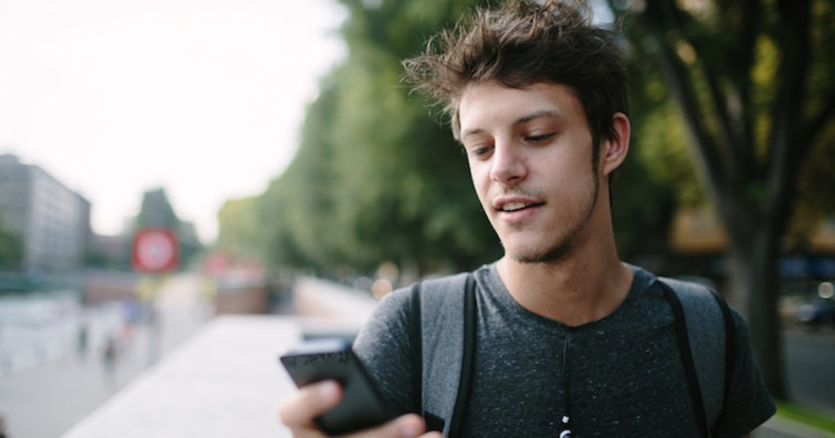 Here S How Guys Text When They Like You According To Actual Men Here S How Guys Text When They Like You According To Actual Men
