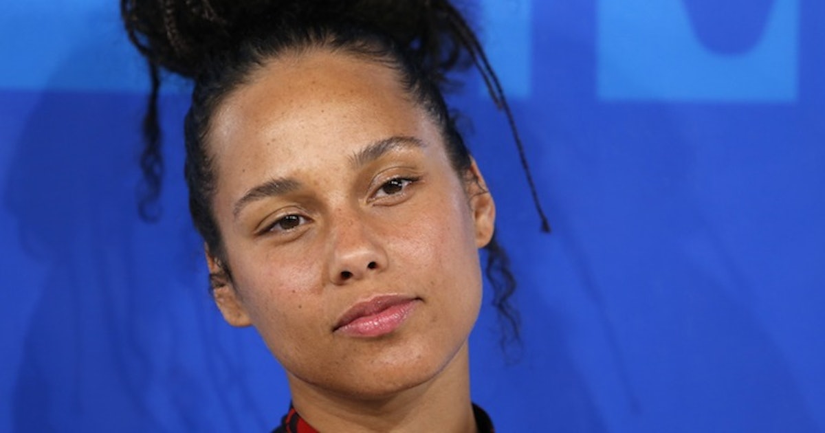 Twitter Is Divided Over Alicia Keys Wearing No Makeup
