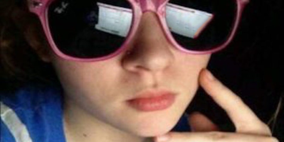 Girl Has No Clue Her Sunglasses Selfie Reveals She S Shopping For Dildos