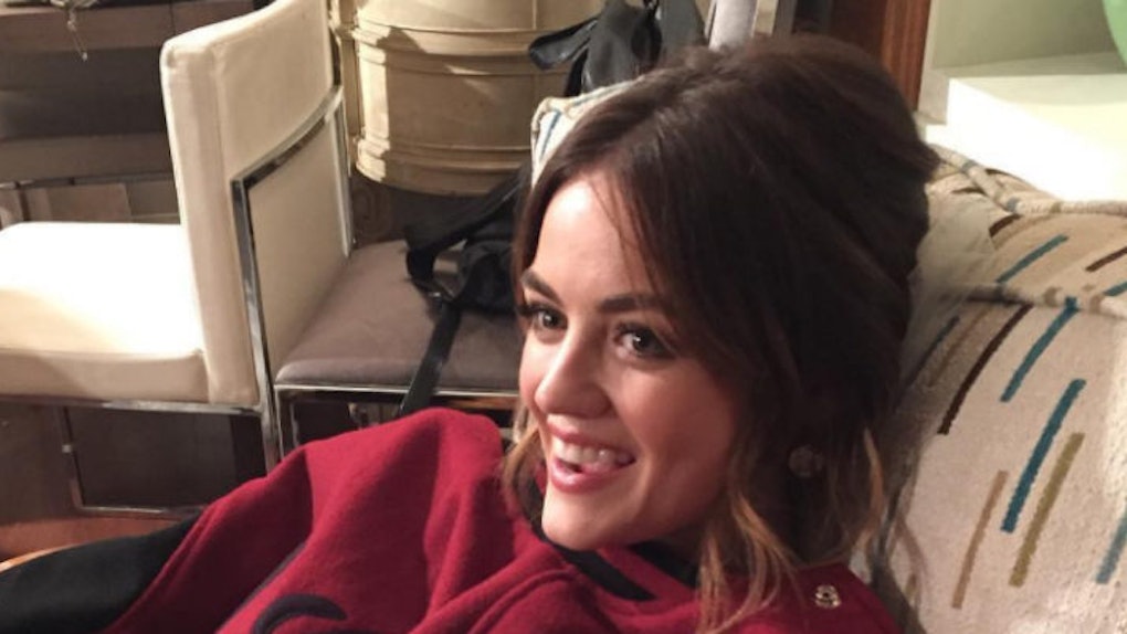Pretty Little Liars Photo Reveals Aria And Ezra S Relationship