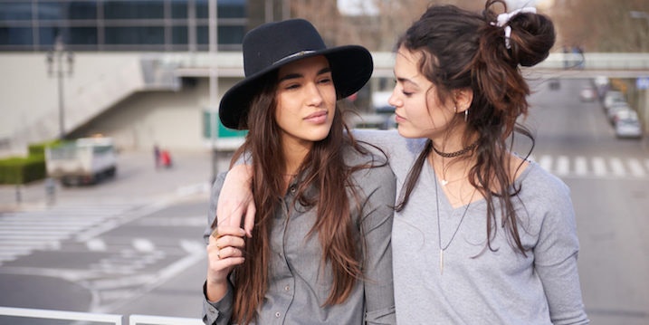 5 Ways To Tell A Girl Is Actually Not A Lesbian