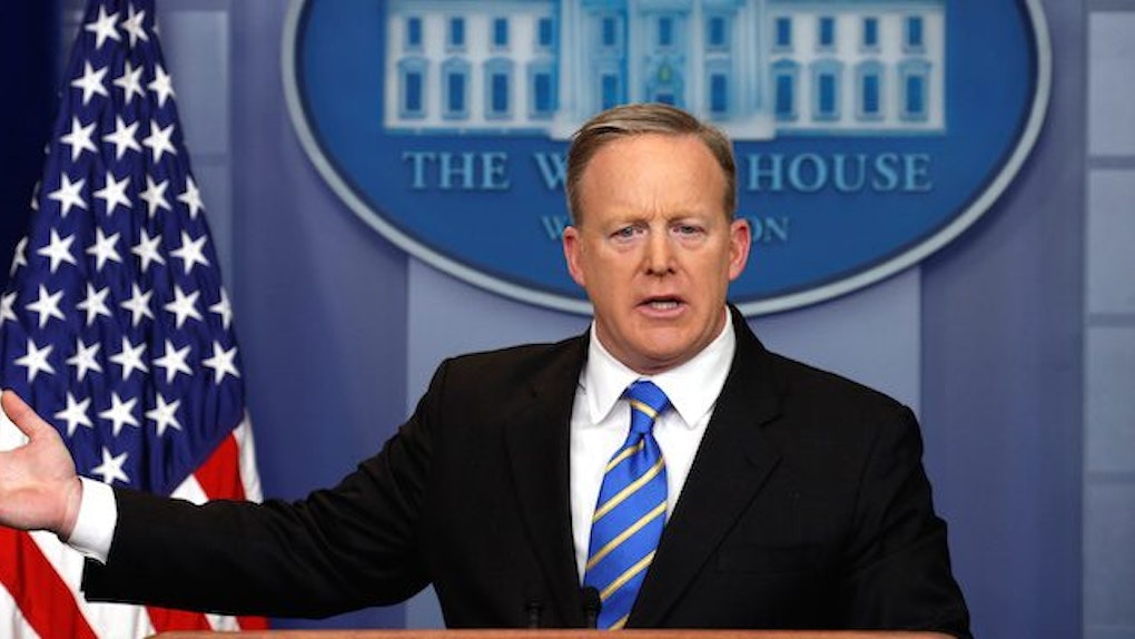 Everyone Thinks Sean Spicer Tweeted His Password