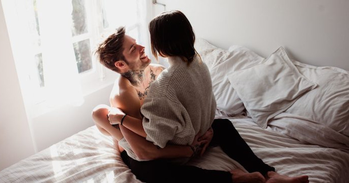 Most People Are Having Sex On This Day And Time Science Says