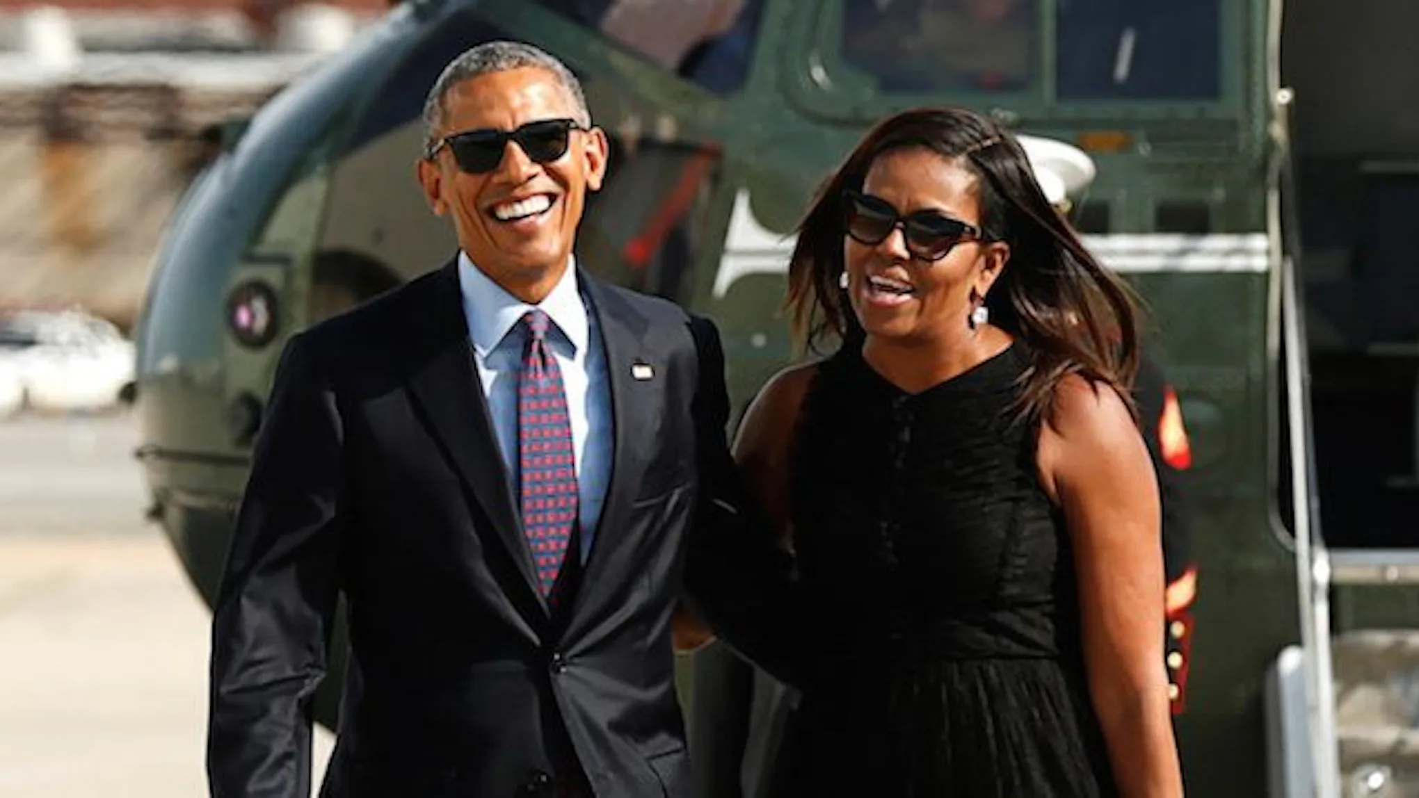 Obamas Are Still In Vacation Mode In First Pic Back In DC