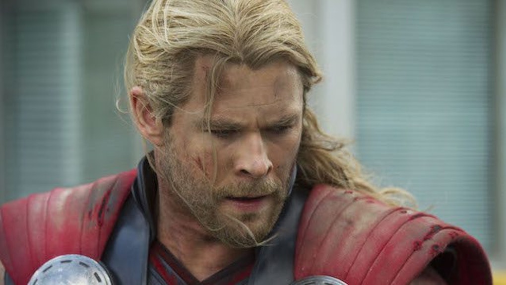 Chris Hemsworth Has Short Hair In New Thor Movie
