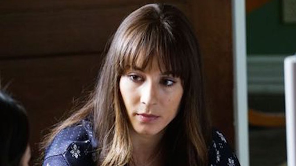 Pretty Little Liars Troian Bellisario Gets Haircut So Bye Spencer