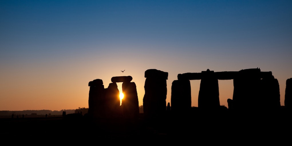 TimeLapse Of Sunrise Over Stonehenge Is Breathtaking