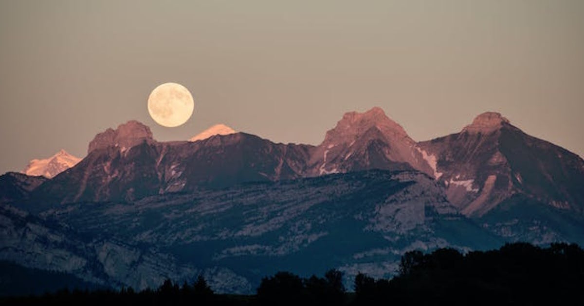 Born On A Full Moon Here S What That Could Mean For The Path Of Your Life Born On A Full Moon Here S What That Could Mean For The Path Of Your Life