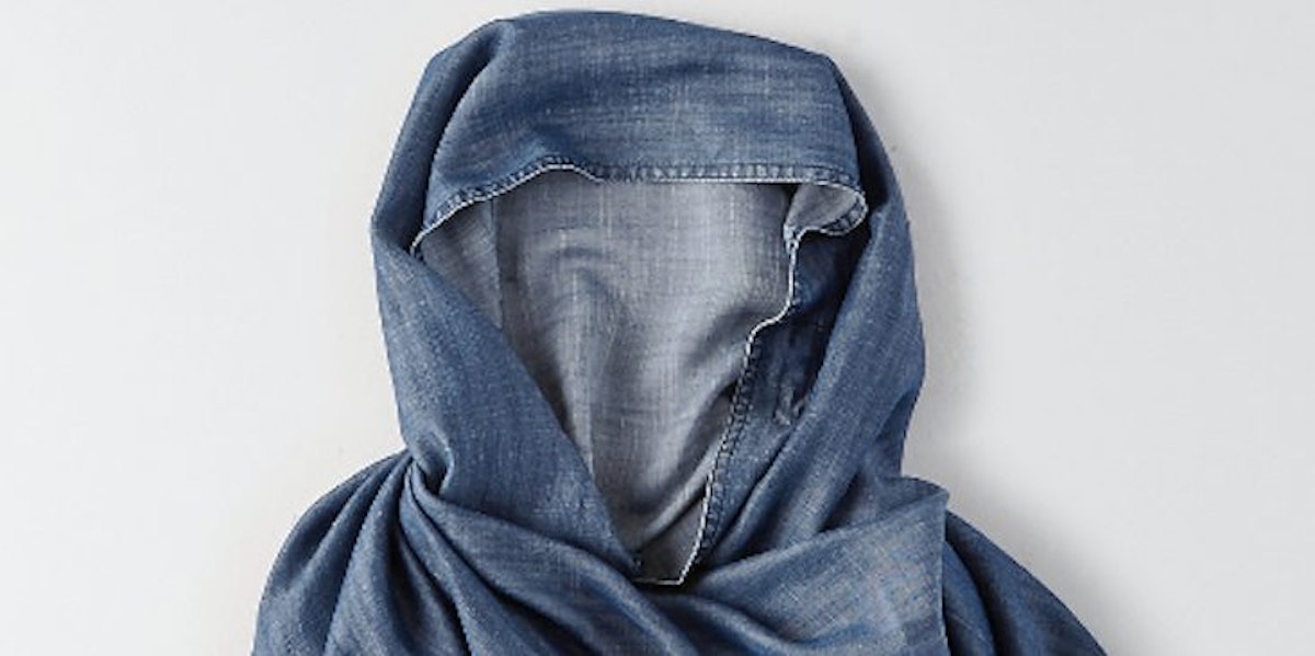 American Eagle's Denim Hijab Is A Beautiful Example Of Inclusivity