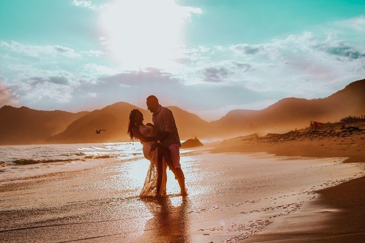 30 Cute Honeymoon Instagram Captions for Your Couples Vacation Photos -  JetsetChristina