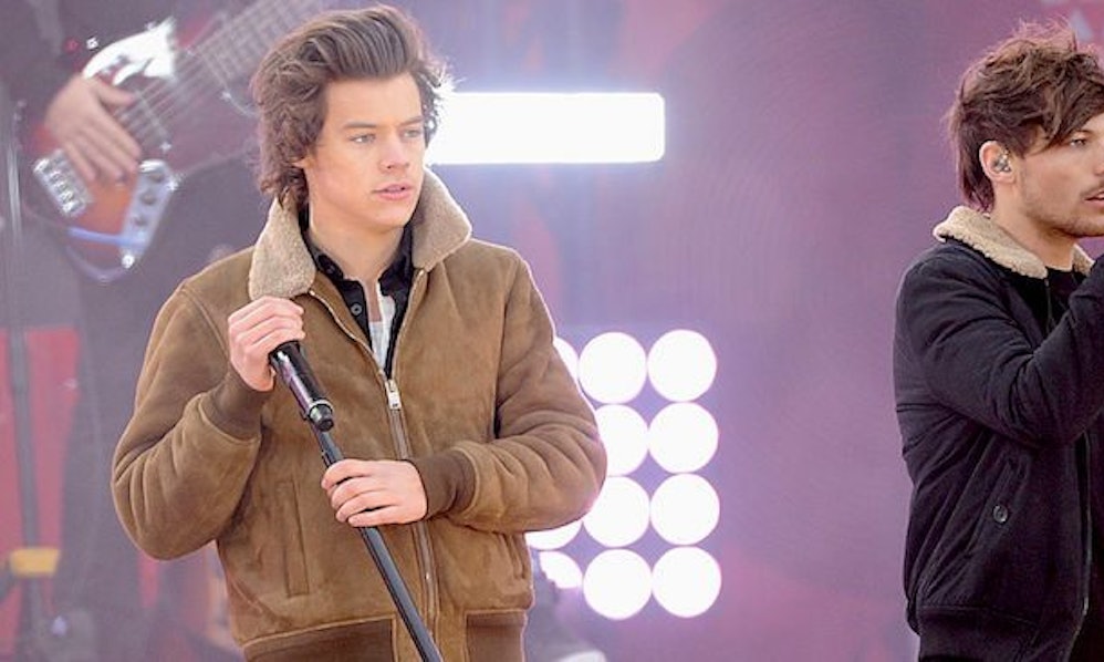 Louis Tomlinson & Harry Styles Dating Rumors Addressed By “Back To You