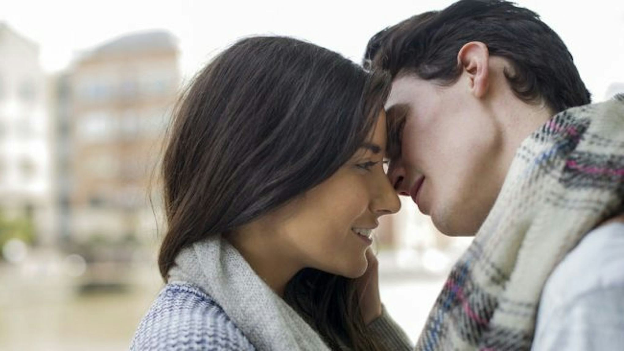 Is It Bad If You Don't Kiss On The First Date? 4 Reasons It Doesn't Matter