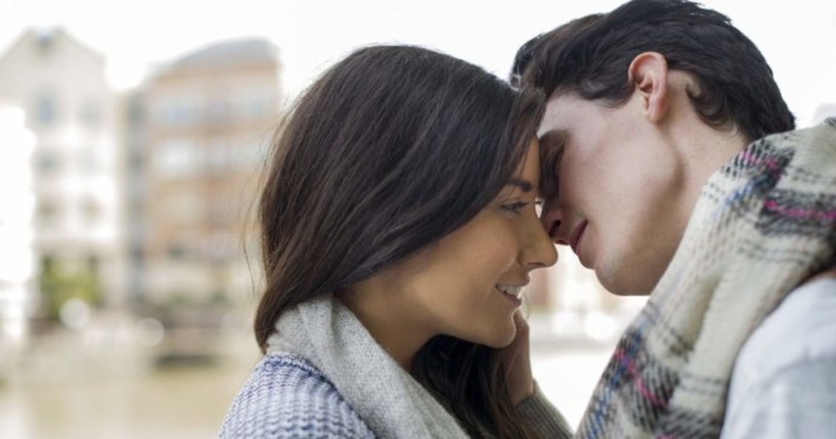 Is It Bad If You Don't Kiss On The First Date? 4 Reasons It Doesn't Matter