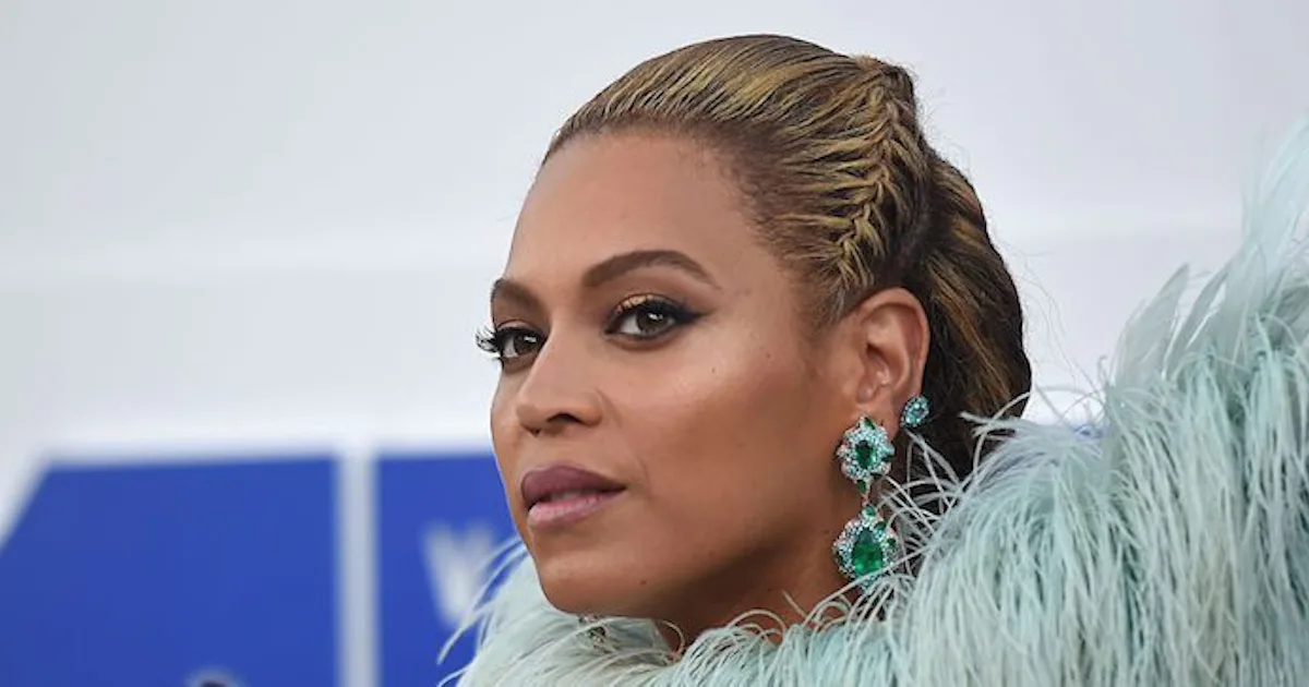 Beyonce Drinking Wine In Instagram Photo Is Making Fans Pissed For This ...