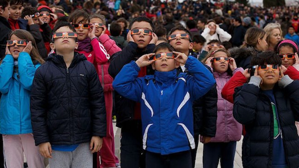 Can You Watch The Solar Eclipse With Sunglasses Here S What