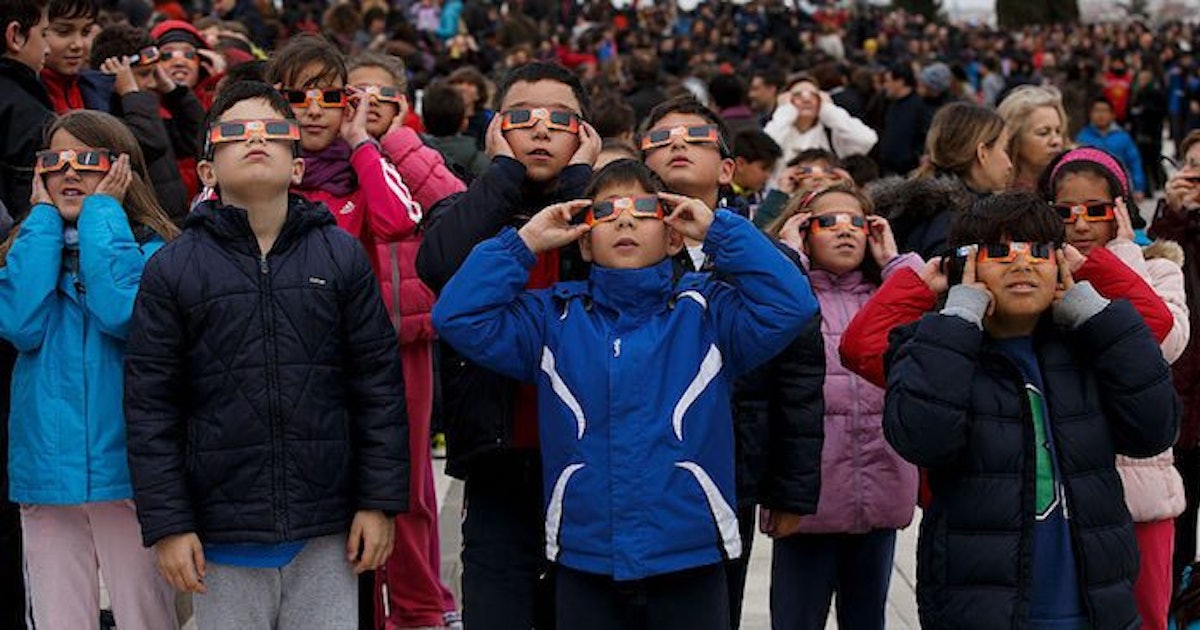 Can You Watch The Solar Eclipse With Sunglasses Here S What Scientists Recommend