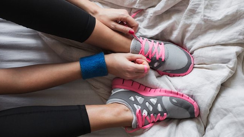 6 Dorm Room Workouts You Can Do With No Equipment Because We